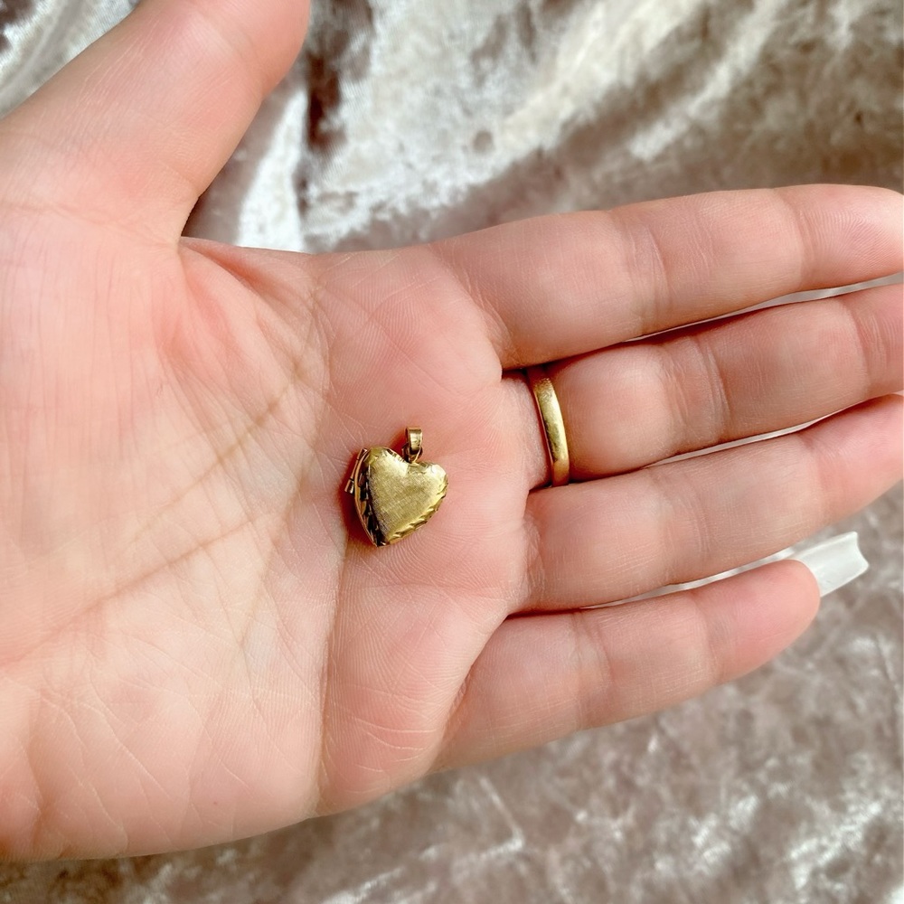 14K Solid Gold Heart Locket